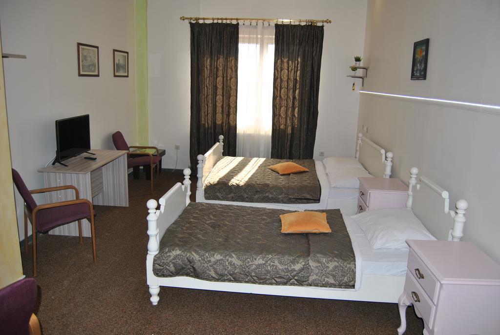 Hotel Italia Sarajevo Bagian luar foto